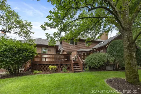 Exterior - 809 Glenmore Ct, Naperville, IL 60540 photo 5 of 7