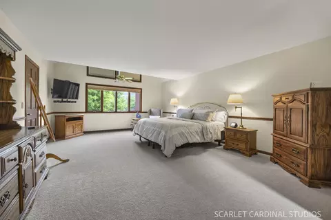 Bedroom - 809 Glenmore Ct, Naperville, IL 60540 photo 1 of 7