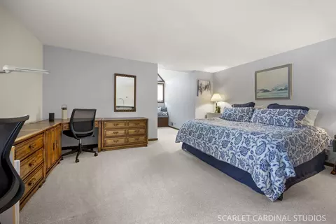 Bedroom - 809 Glenmore Ct, Naperville, IL 60540 photo 5 of 7