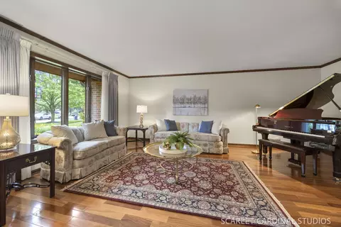Living - 809 Glenmore Ct, Naperville, IL 60540 photo 2 of 5