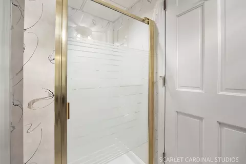 Bath - 809 Glenmore Ct, Naperville, IL 60540 photo 8 of 8
