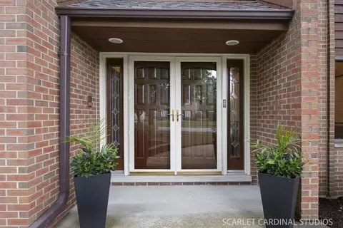 Exterior - 809 Glenmore Ct, Naperville, IL 60540 photo 3 of 7