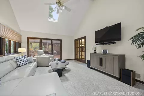 Living - 809 Glenmore Ct, Naperville, IL 60540 photo 5 of 5