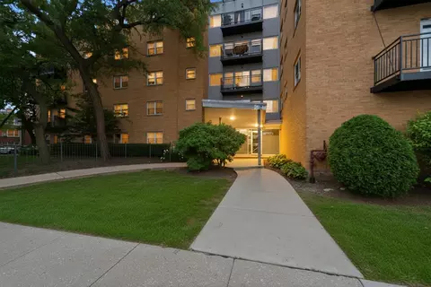 2501 W Bryn Mawr Ave #102, Chicago, IL 60659