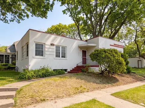 1708 Woodland Ave, Davenport, IA 52803