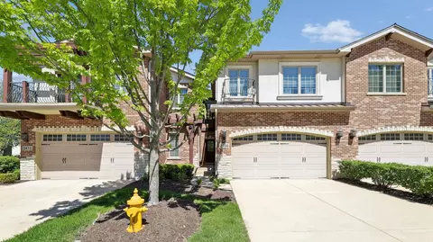 2466 Nicola Ct, Addison, IL 60101