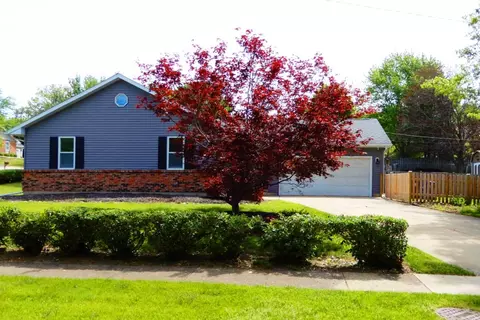 62 Alice St, Algonquin, IL 60102