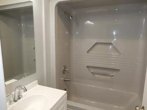 Bath - 62 Alice St, Algonquin, IL 60102 photo 1 of 1