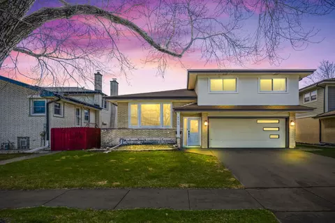 8709 W Madison Dr, Niles, IL 60714