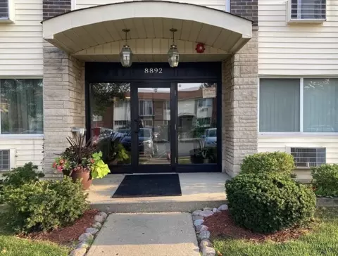 8892 Jody Ln #1E, Des Plaines, IL 60016