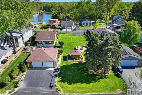 25050 W Forest Dr, Lake Villa, IL 60046