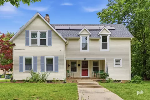 23 N Benton St, Palatine, IL 60067