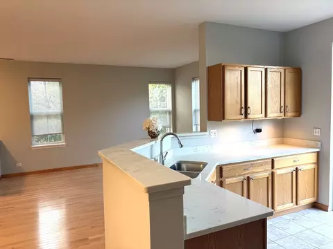 Kitchen - 2912 Falling Waters Ln, Lindenhurst, IL 60046 photo 4 of 4
