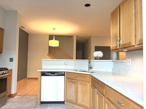 Kitchen - 2912 Falling Waters Ln, Lindenhurst, IL 60046 photo 3 of 4