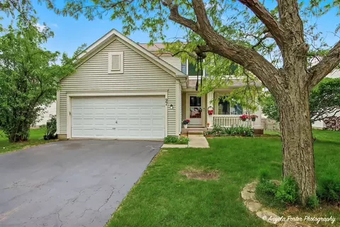 97 Bay View Ln, Grayslake, IL 60030