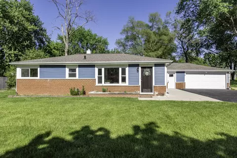37155 N Shirley Dr, Gurnee, IL 60031