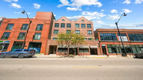 2733 N Lincoln Ave #A, Chicago, IL 60614