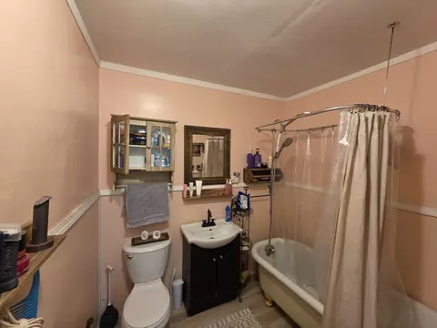 Bath - 904 E Macon St, Clinton, IL 61727 photo 1 of 1