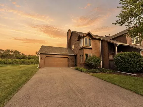 4155 Split Leaf Dr, Loves Park, IL 61111