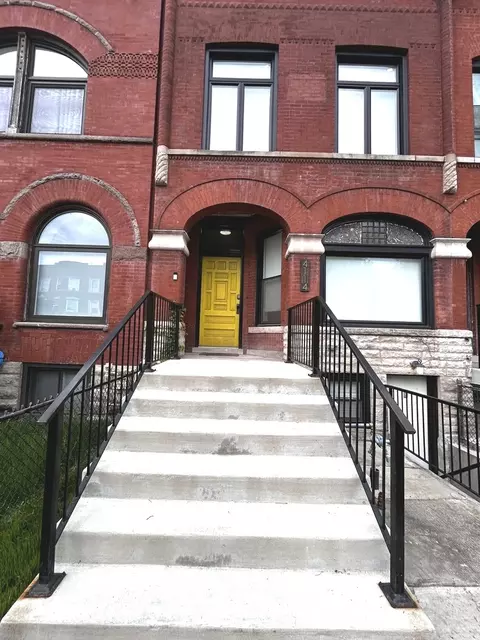 4114 S Ellis Ave, Chicago, IL 60653