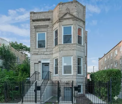 4140 W Wilcox St, Chicago, IL 60624