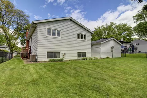 Exterior - 2266 Durham Dr, Wheaton, IL 60189 photo 4 of 4