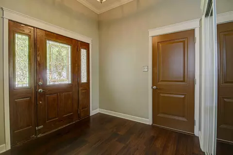 Entry Way - 2266 Durham Dr, Wheaton, IL 60189 photo 2 of 2
