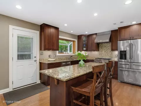 2238 Silverpine Dr, Glenview, IL 60025 photo 10