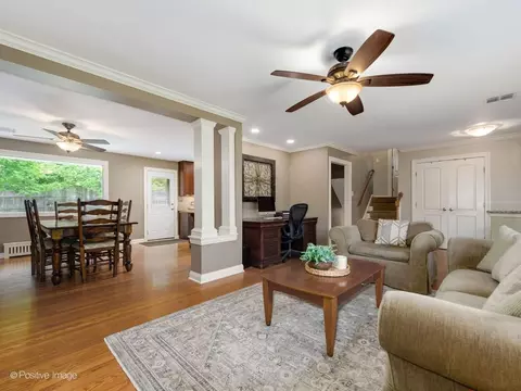 2238 Silverpine Dr, Glenview, IL 60025 photo 5