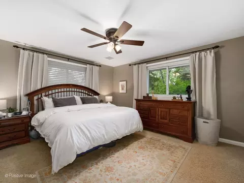 2238 Silverpine Dr, Glenview, IL 60025 photo 11