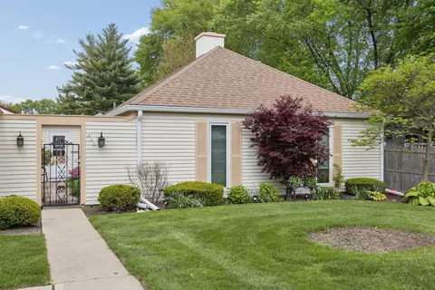 135 Garden Dr #135, Montgomery, IL 60538