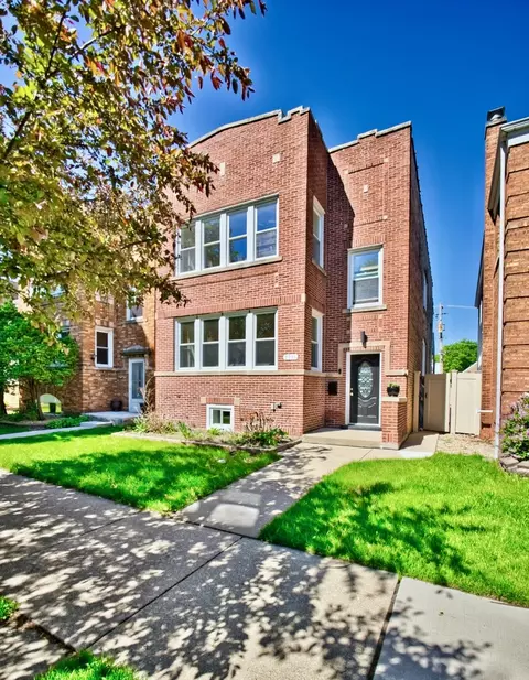 5936 N Melvina Ave, Chicago, IL 60646