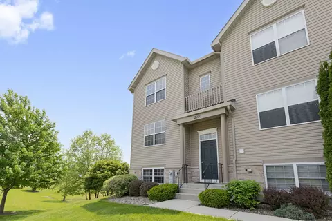 2110 Austrian Pine St, Lockport, IL 60441