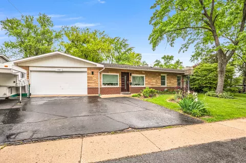 158 St Marys Pkwy, Buffalo Grove, IL 60089