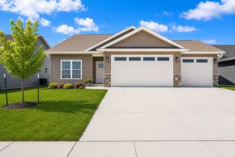 1868 Redbud Cir, Eldridge, IA 52748
