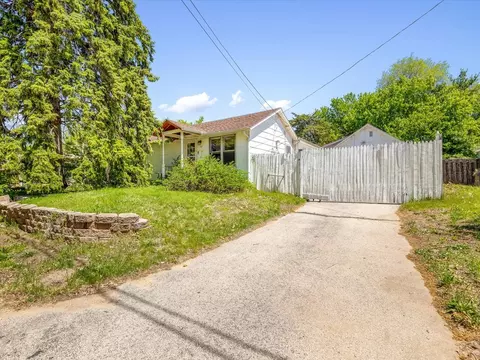 205 N Jones Ter, Oregon, IL 61061