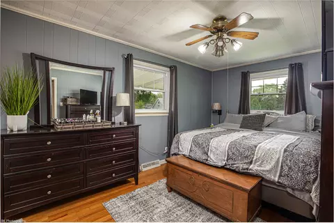 Bedroom - 5400 W 83rd Pl, Burbank, IL 60459 photo 1 of 1