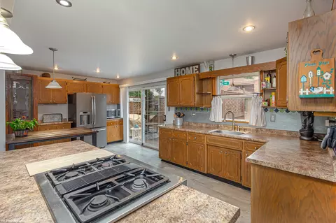 Kitchen - 5400 W 83rd Pl, Burbank, IL 60459 photo 1 of 4