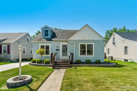 1606 Clark St, Dekalb, IL 60115