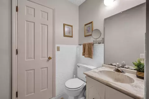 Bath - 201 Garden Rd, Normal, IL 61761 photo 2 of 3