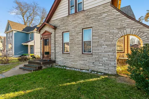 2115 W 4 St, Davenport, IA 52802