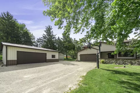 913 Preserve Rd, Shabbona, IL 60550