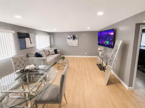 Living - 625 Devonshire Dr, Des Plaines, IL 60018 photo 2 of 2