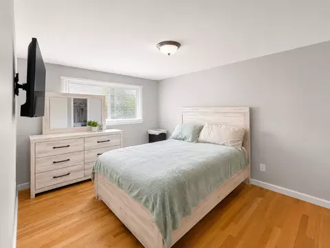 Bedroom - 625 Devonshire Dr, Des Plaines, IL 60018 photo 2 of 2