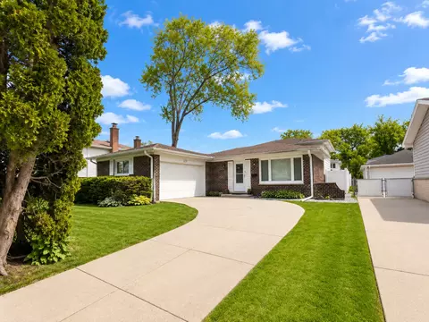 625 Devonshire Dr, Des Plaines, IL 60018
