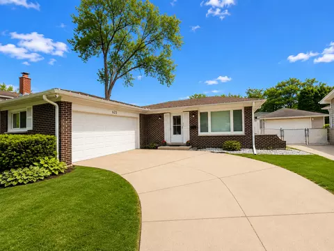 Exterior - 625 Devonshire Dr, Des Plaines, IL 60018 photo 3 of 5