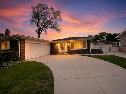 Exterior - 625 Devonshire Dr, Des Plaines, IL 60018 photo 2 of 5