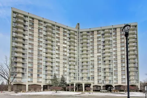 40 N Tower Rd #16N, Oak Brook, IL 60523