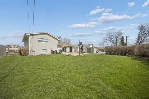 Exterior - 703 Westmere Rd, Des Plaines, IL 60016 photo 4 of 4
