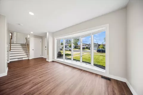 Living - 703 Westmere Rd, Des Plaines, IL 60016 photo 5 of 6